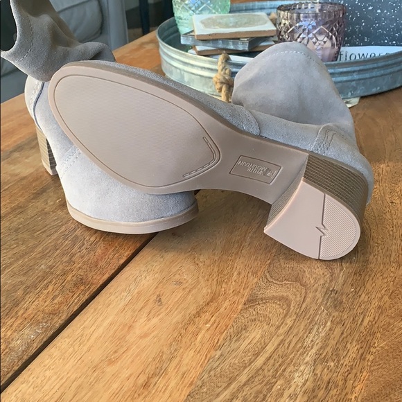 White Mountain brand 8.5 size taupe suede boot - Picture 2 of 3